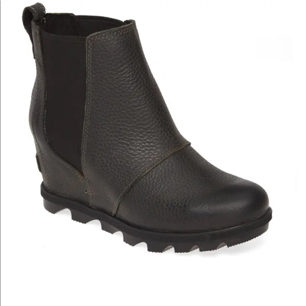 Sorel wedge boot